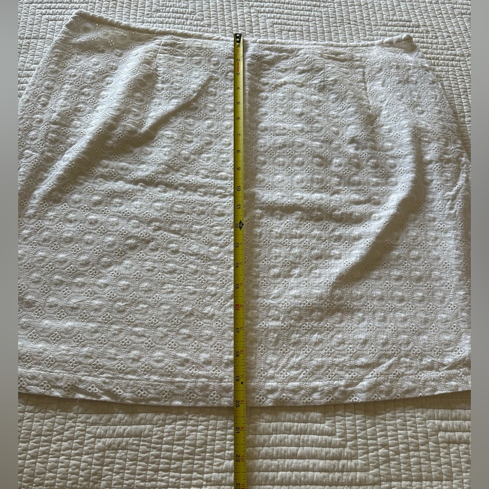 LL Bean Women’s Favorite Fit White Eyelet A-Line Skirt Waist Sz 38 Lined Pockets - Picture 7 of 10